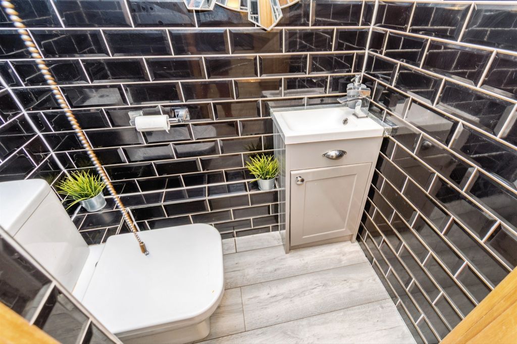 Additional image 9 of 4 bed detached house for saleBassett Dale, Southampton SO16