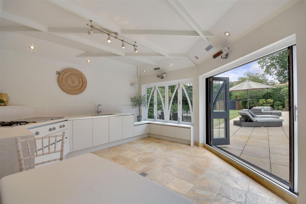 Additional image 43 of 6 bed detached house for saleWambrook Close, Hutton Mount, Brentwood CM13