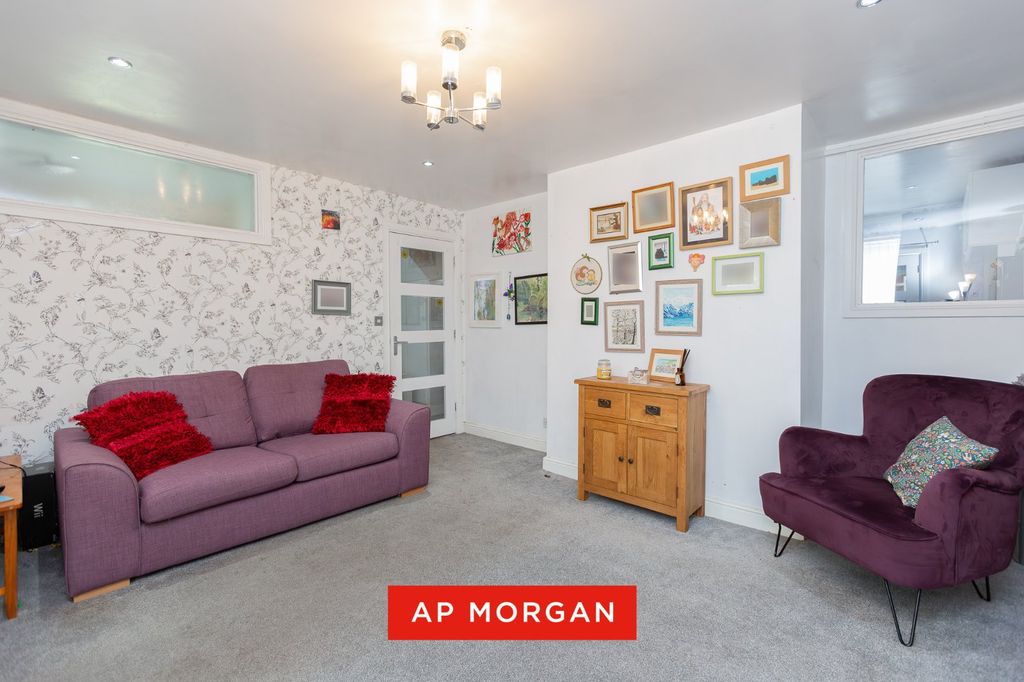 Additional image 8 of 1 bed flat for saleYork Road, Bromsgrove, Worcestershire B61