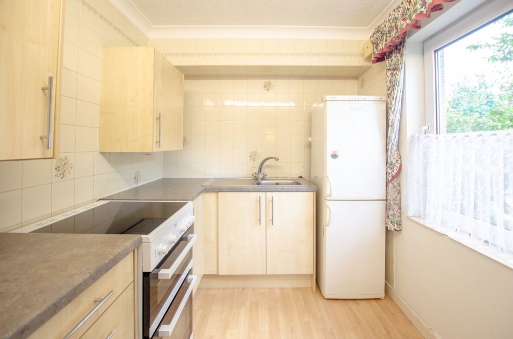 Additional image 3 of 1 bed flat for sale10 Burnards Court, Berrycoombe Road, Bodmin PL31