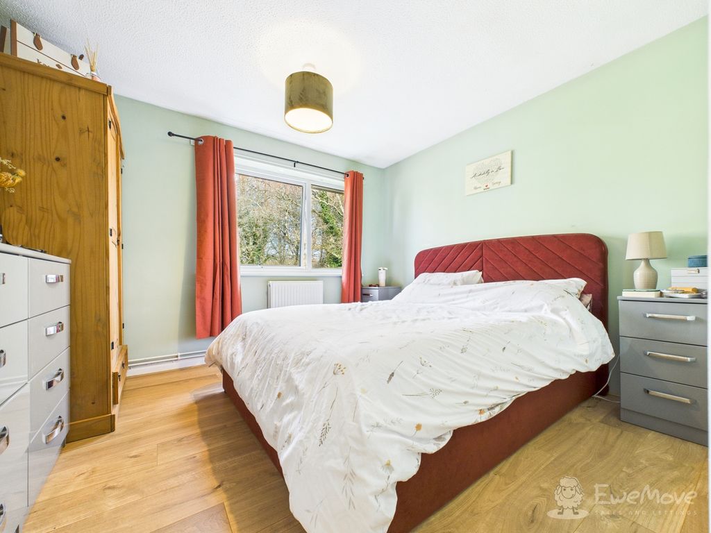 Additional image 6 of 2 bed flat for saleHollybrook Court Chalet Hill, Bordon, Hampshire GU35