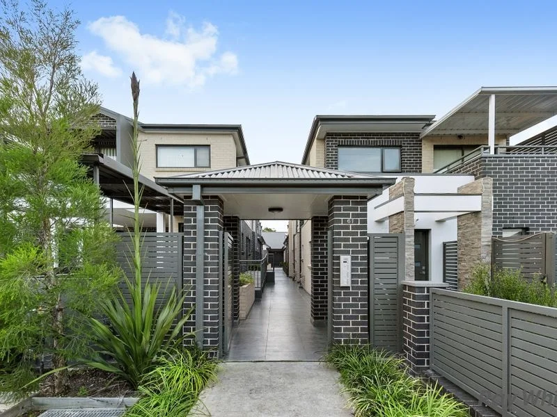 2/61 Irrigation Road, South Wentworthville NSW 2145