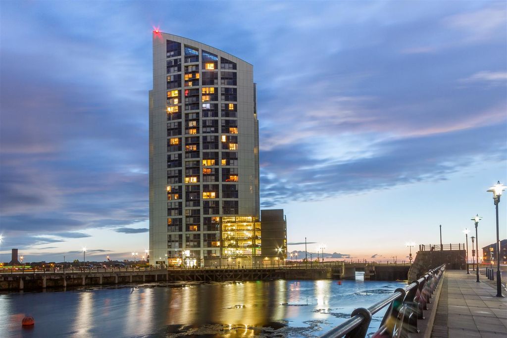 2 bed flat for saleAlexandra Tower, Princes Parade, Liverpool L3