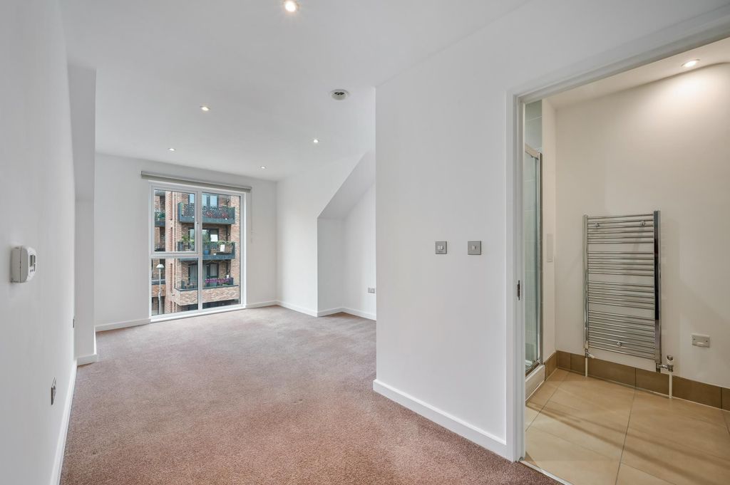 Additional image 11 of 3 bed terraced house for saleReynard Way TW8