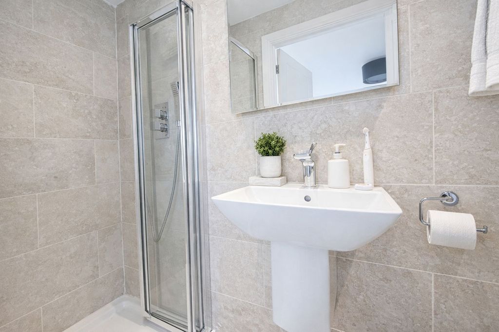 Additional image 9 of 3 bed flat for saleChrisharben Court, Green End, Clayton, Bradford BD14
