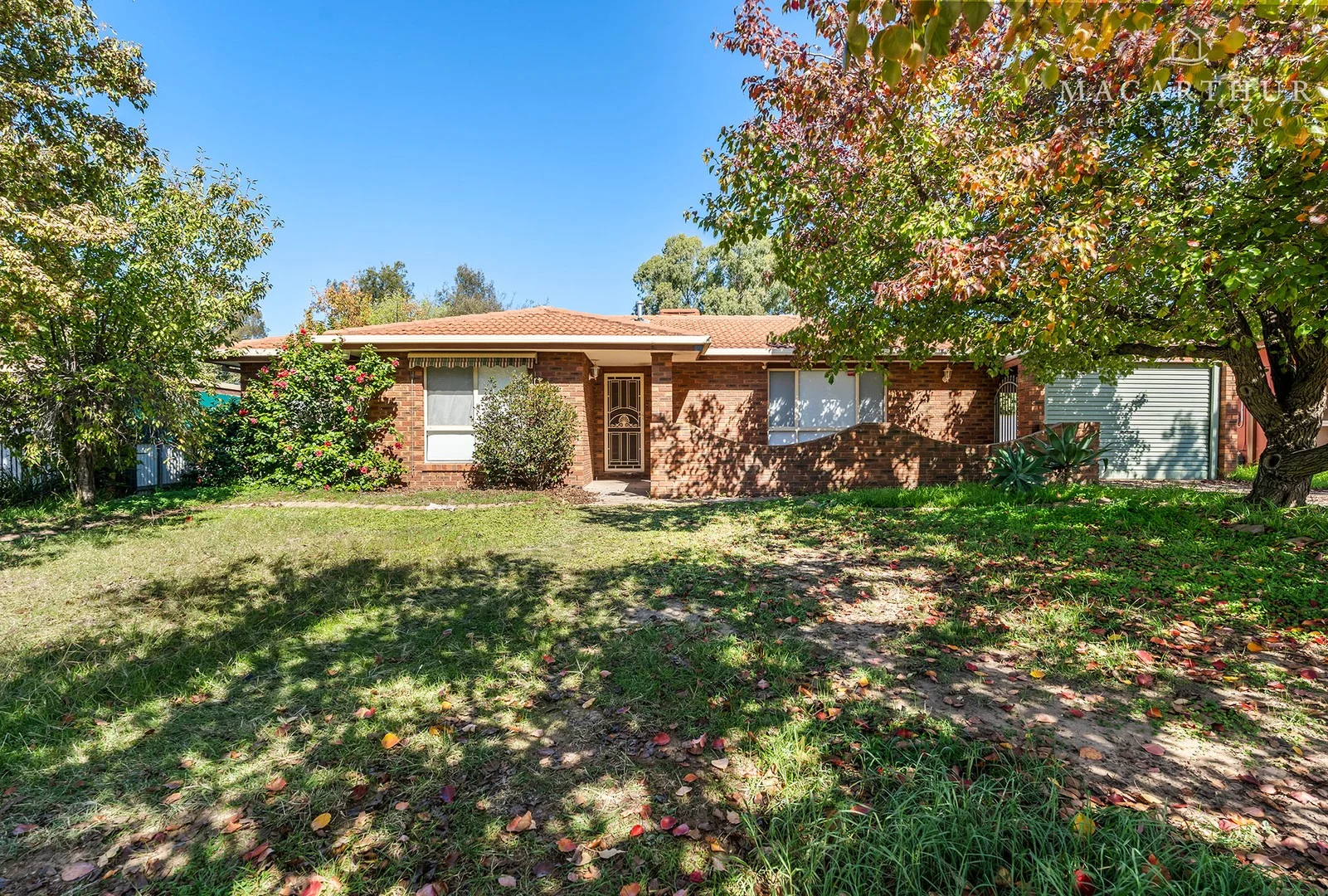 67 Balleroo Crescent, Glenfield Park NSW 2650