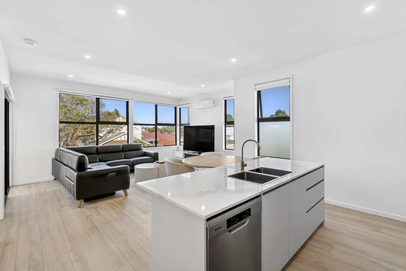 Additional image 2 of 1/8 Griffen Street, Hamlyn Heights VIC 3215