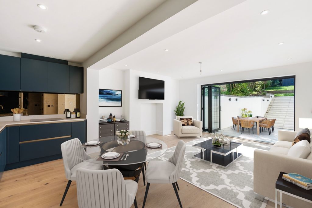 Additional image 4 of 4 bed flat for saleClermont Terrace, Brighton BN1