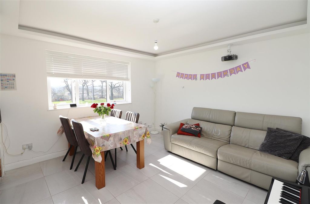 Additional image 7 of 2 bed maisonette for saleCrown Road, Borehamwood WD6