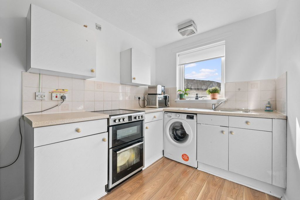 Additional image 10 of 2 bed flat for saleLadysgate Court, Carronshore, Falkirk FK2