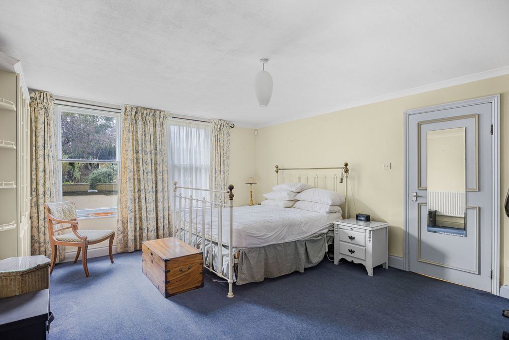 Additional image 13 of 2 bed flat for saleWellington Square, Cheltenham GL50