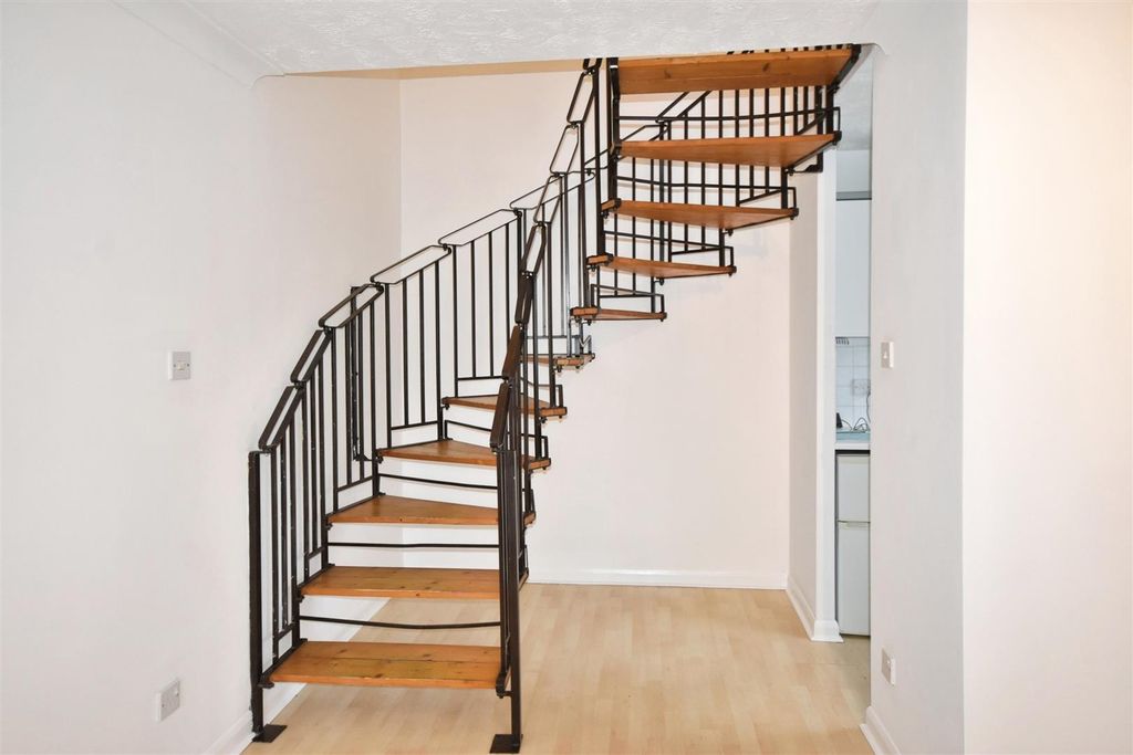 Additional image 7 of 1 bed terraced house for saleManor Vale, Brentford TW8