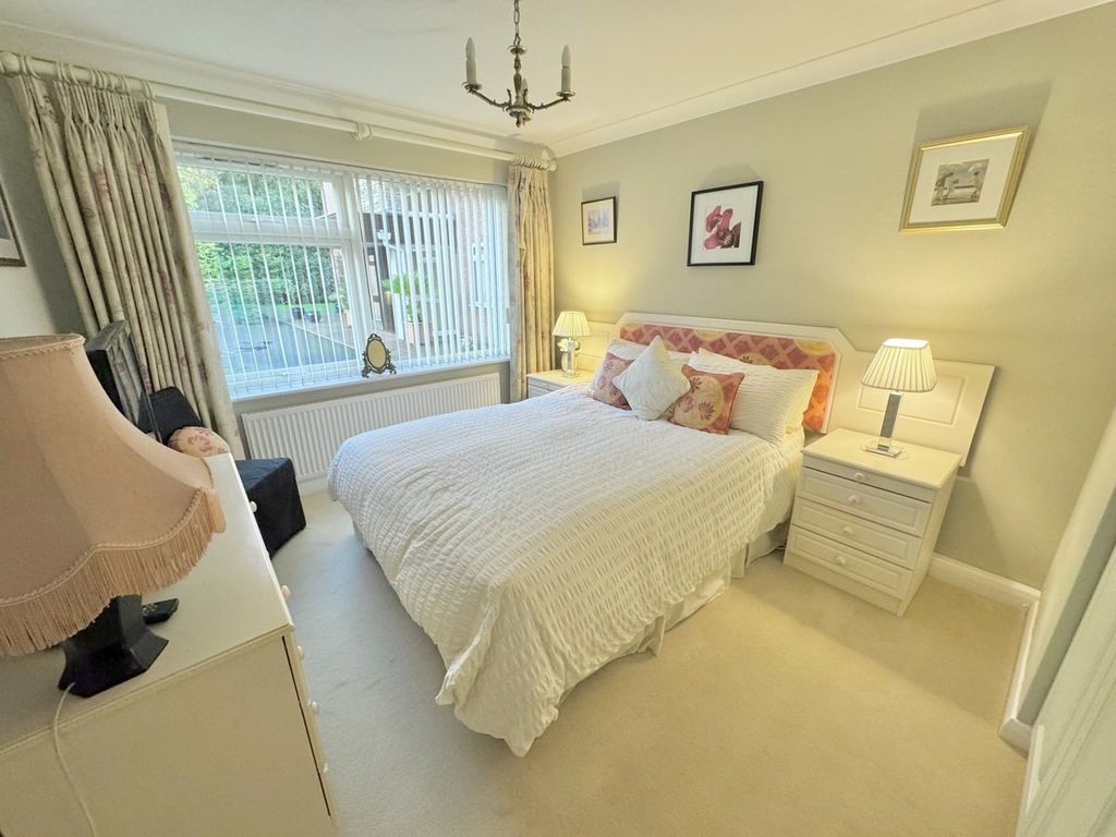 Additional image 17 of 3 bed flat for saleMartello Road South, Canford Cliffs, Poole BH13