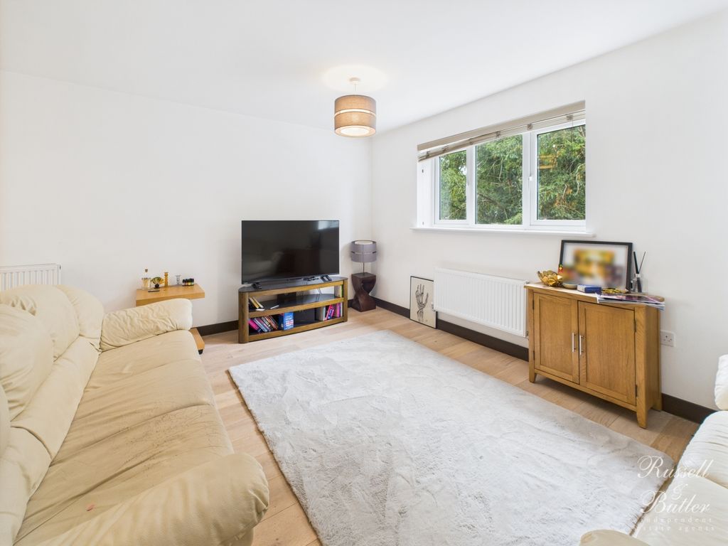 Additional image 3 of 1 bed flat for saleSummerhouse Hill, Buckingham MK18