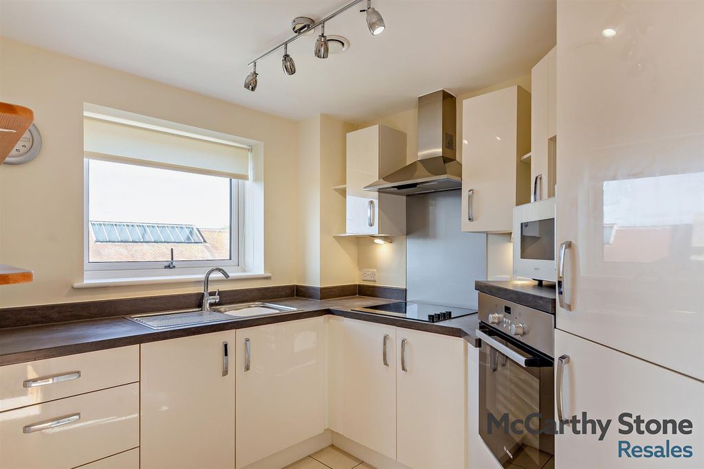 Additional image 5 of 2 bed flat for saleBlake Court, Northgate, Bridgwater TA6