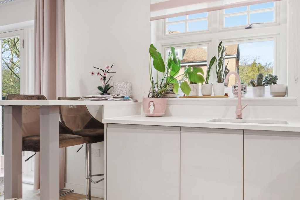 Additional image 14 of 2 bed flat for saleKestrel Close, Brentwood CM15