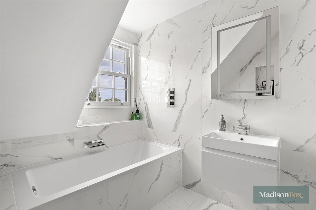 Additional image 20 of 3 bed flat for saleManor Road, Chigwell, Essex IG7