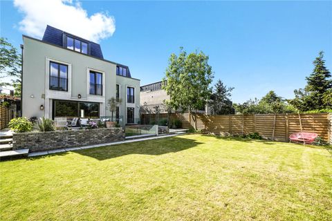 Lincoln Avenue, Wimbledon, London SW19