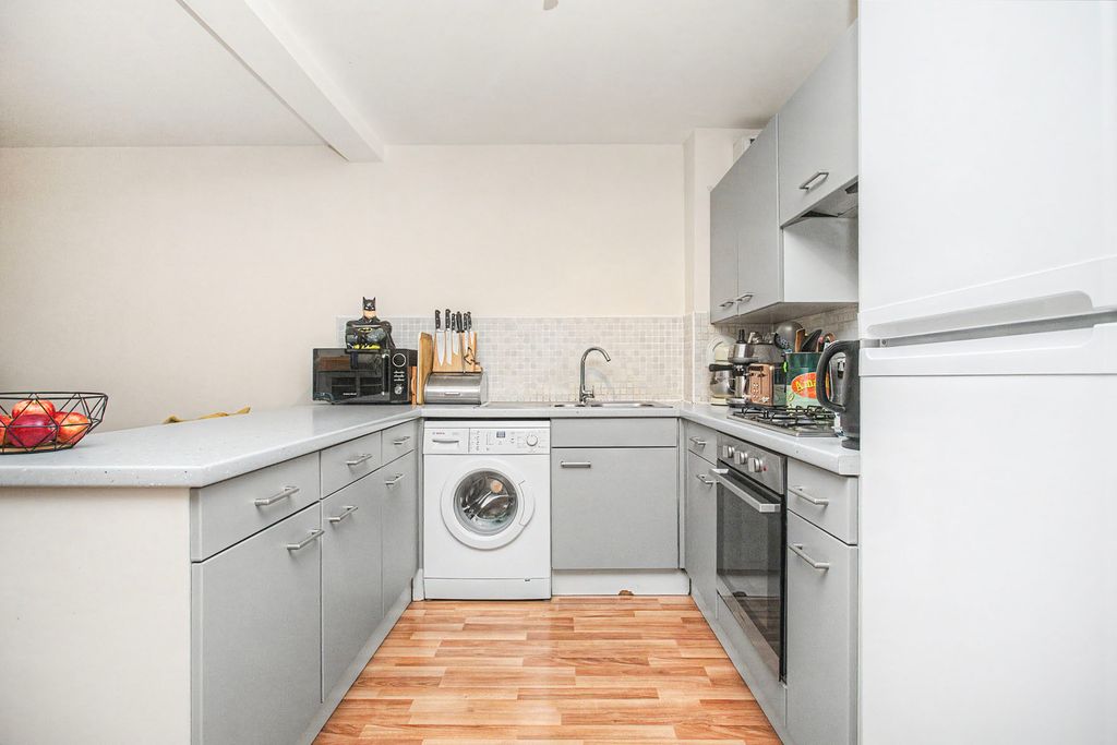 Additional image 5 of 2 bed flat for sale2/6 Albion Gardens, Leith, Edinburgh EH7