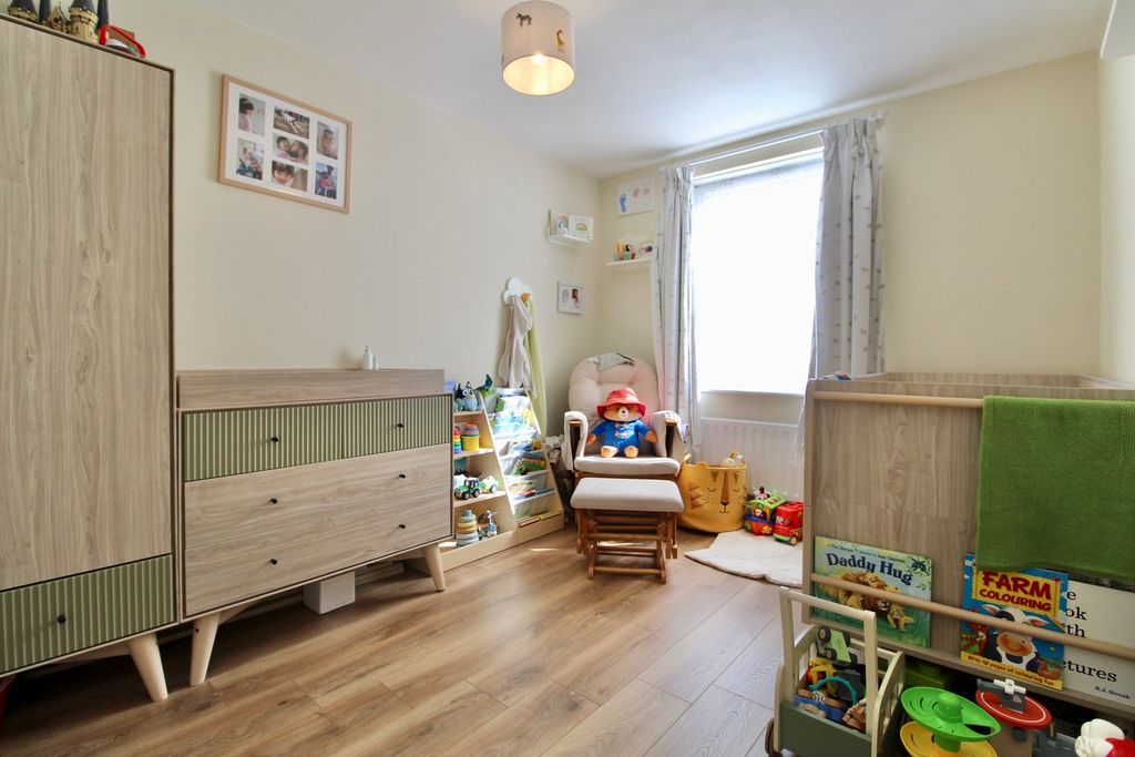 Additional image 8 of 2 bed flat for saleGrosvenor Mews, Lymington SO41