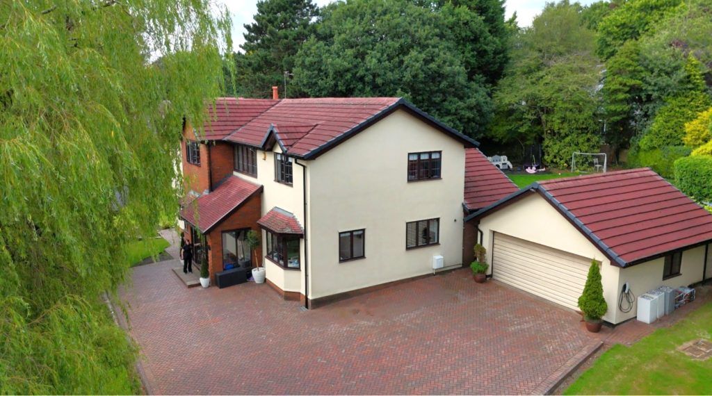 Additional image 2 of 4 bed detached house for sale10 Ravenswood Drive, Heaton, Bolton BL1