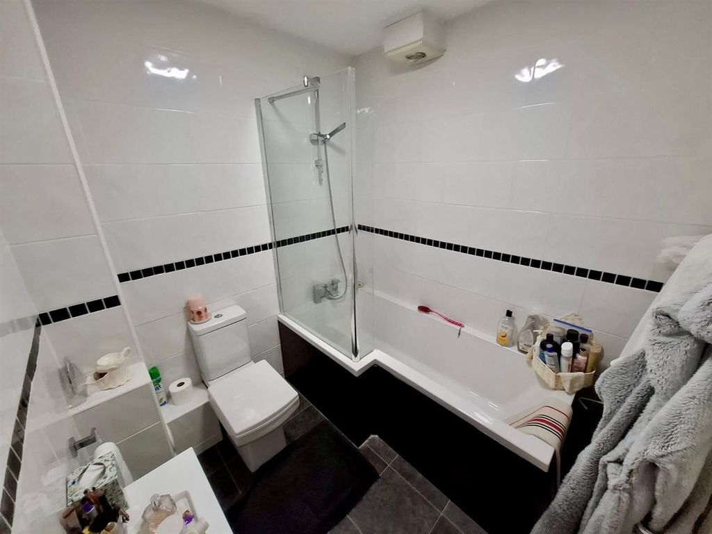 Additional image 10 of 2 bed flat for saleAlexandra Court, Bridlington YO15