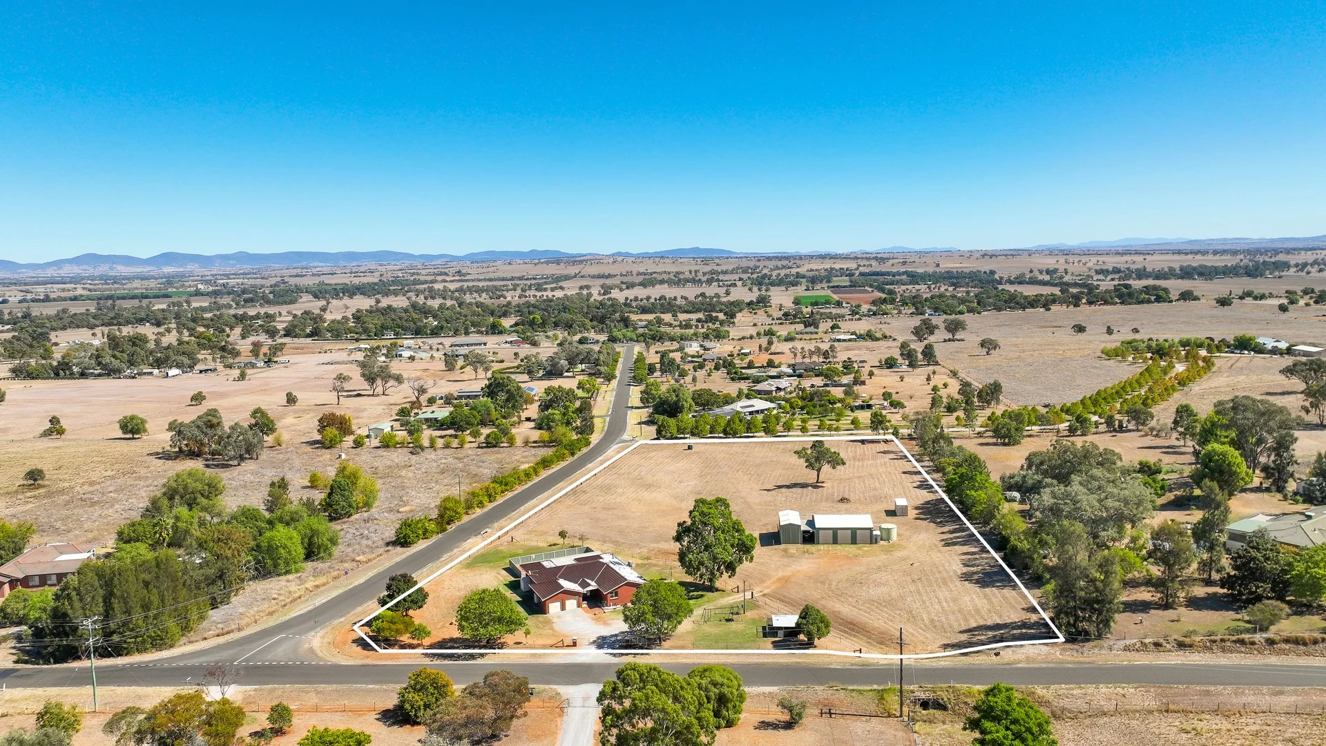 49 Meadow Banks Drive, Tamworth NSW 2340