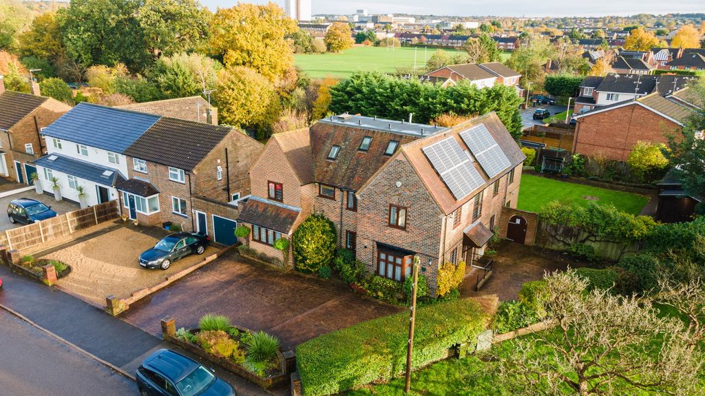 Additional image 2 of 7 bed detached house for saleBeech Drive, Borehamwood WD6