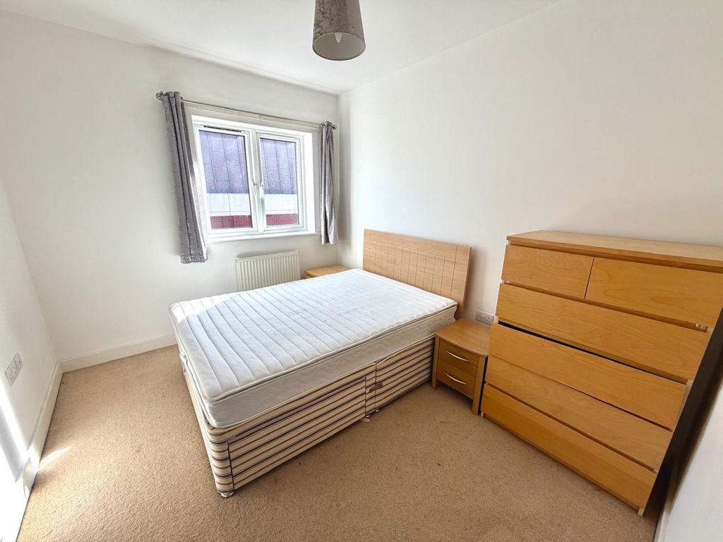 Additional image 4 of 2 bed flat for saleHenley Court, Denham Road, Egham, Surrey TW20