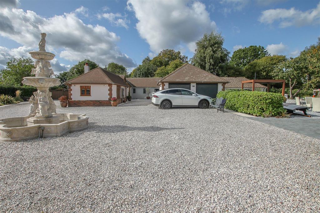 Additional image 44 of 6 bed detached house for saleHay Green Lane, Hook End, Brentwood CM15