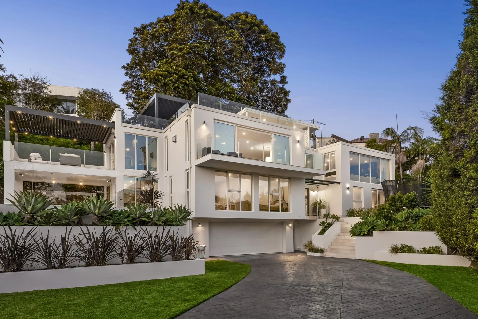 2 Old Sydney Road, Seaforth NSW 2092