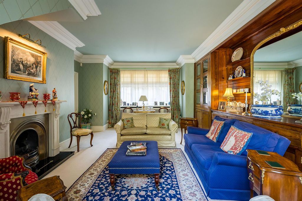 Additional image 5 of 3 bed flat for saleSnowdenham Hall, Snowdenham Lane Bramley, Guildford GU5