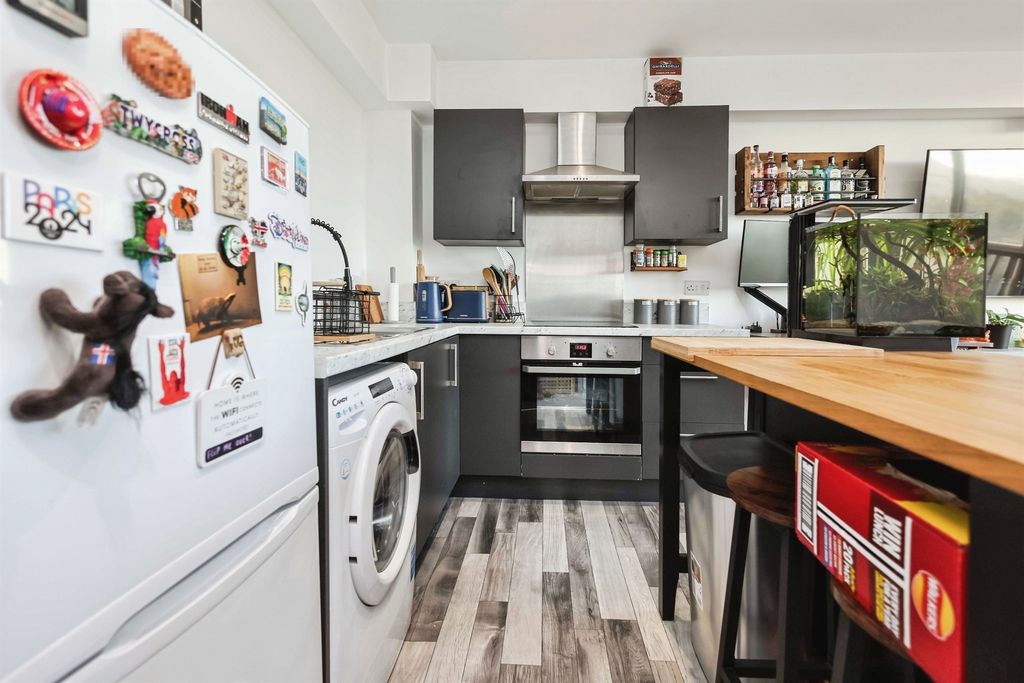 Additional image 4 of 1 bed flat for saleDudley Road, Brierley Hill DY5