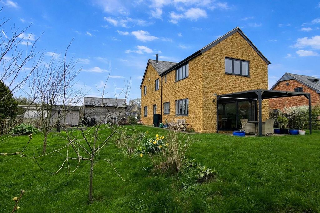 5 bed detached house for saleHigher Street, Bridport DT6