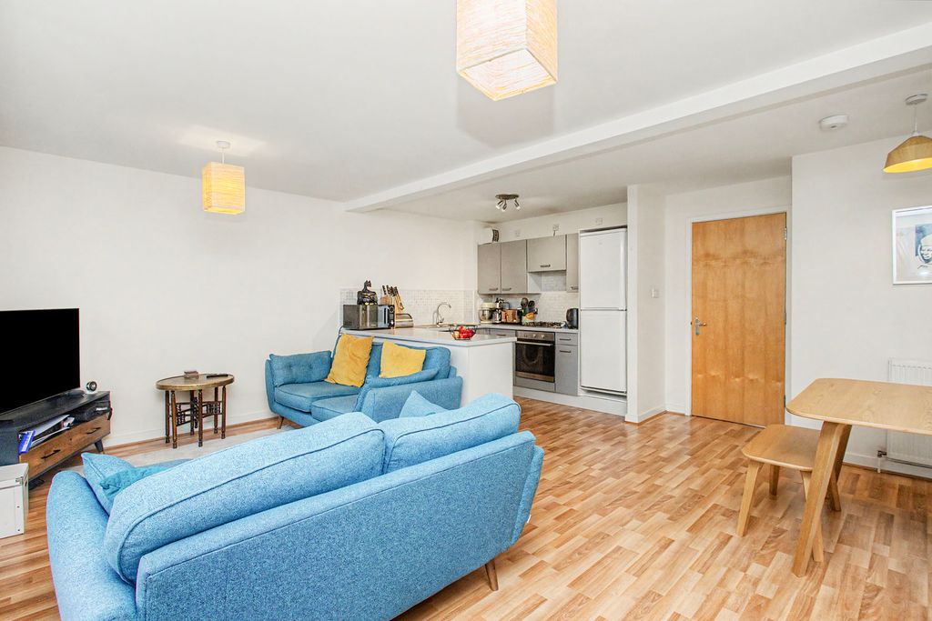 Additional image 4 of 2 bed flat for sale2/6 Albion Gardens, Leith, Edinburgh EH7