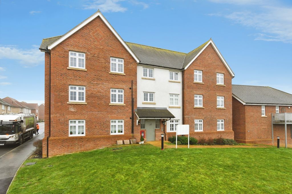 2 bed flat for saleBadger Mount, Braintree, Essex CM7