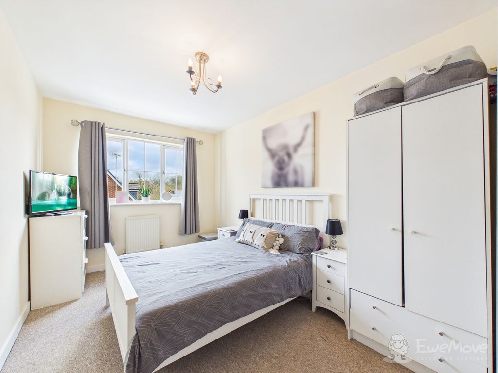 Additional image 5 of 2 bed flat for saleRoyal Drive, Bordon, Hampshire GU35