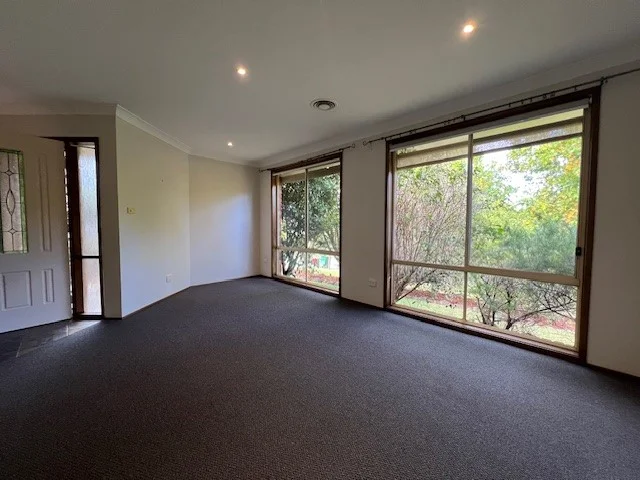 9 Tulip Close, Bowral NSW 2576 photo 3