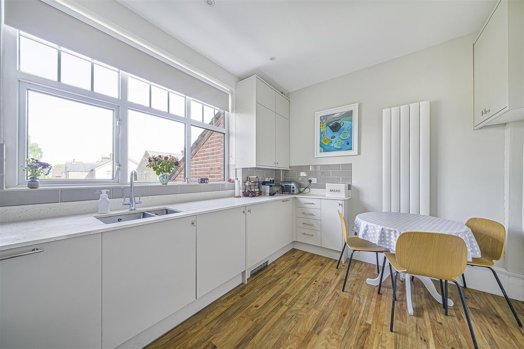Additional image 4 of 4 bed flat for saleHighland Road, Bromley BR1