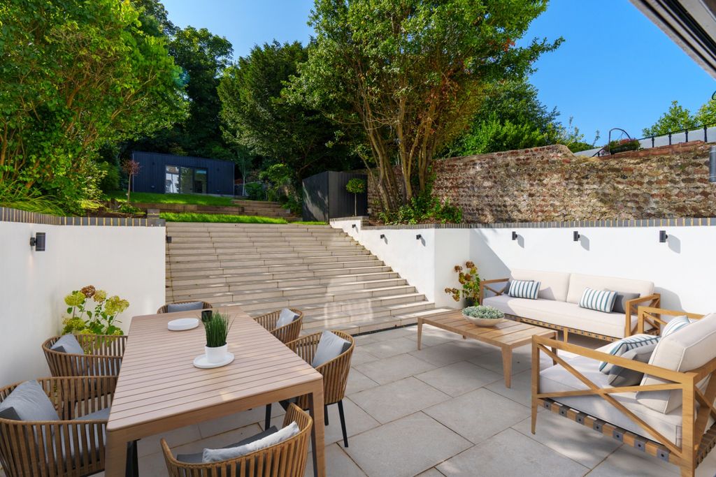 Additional image 2 of 4 bed flat for saleClermont Terrace, Brighton BN1