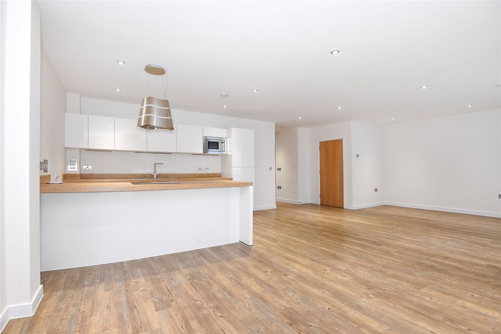 Additional image 10 of 1 bed flat for saleLymington, Hampshire SO41