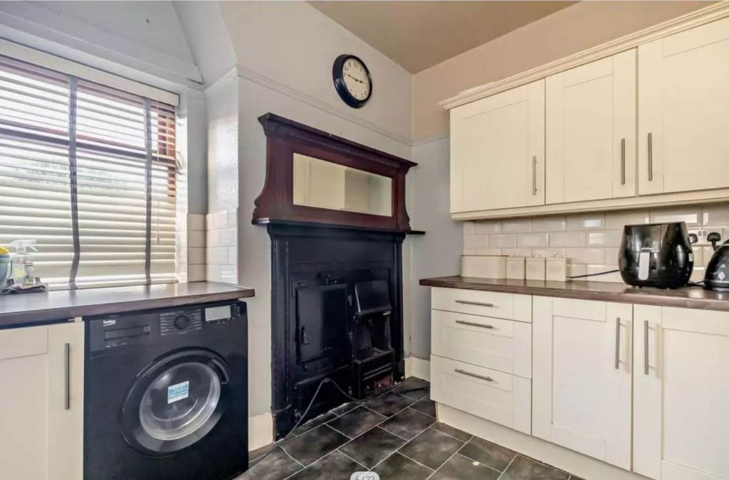 Additional image 7 of 4 bed flat for saleHigh Street, Prestatyn LL19