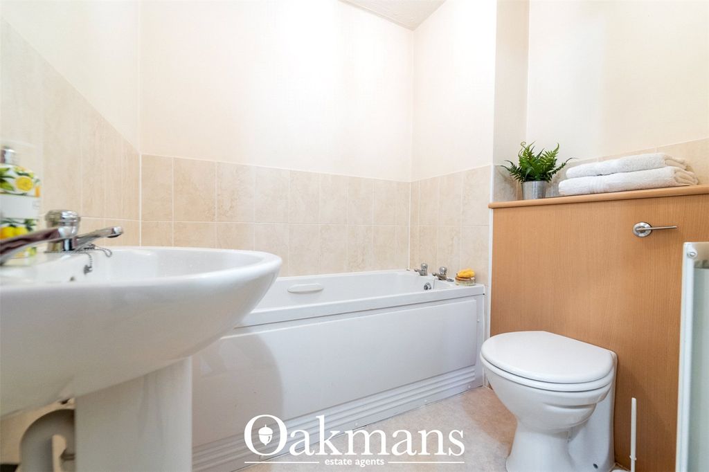 Additional image 13 of 2 bed flat for saleNewton Square, Bromsgrove, Worcestershire B60