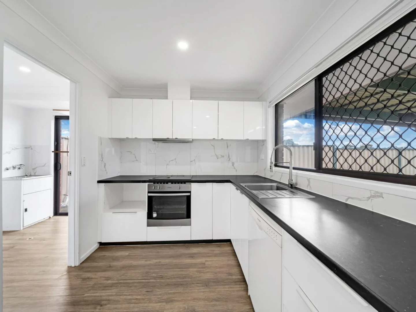 Additional image 4 of 140 Vansittart Road, Regents Park QLD 4118
