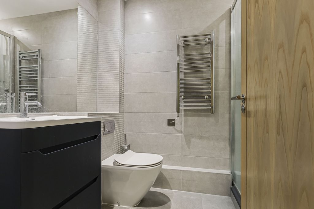 Additional image 15 of 3 bed flat for saleAlipore Close, Poole BH14