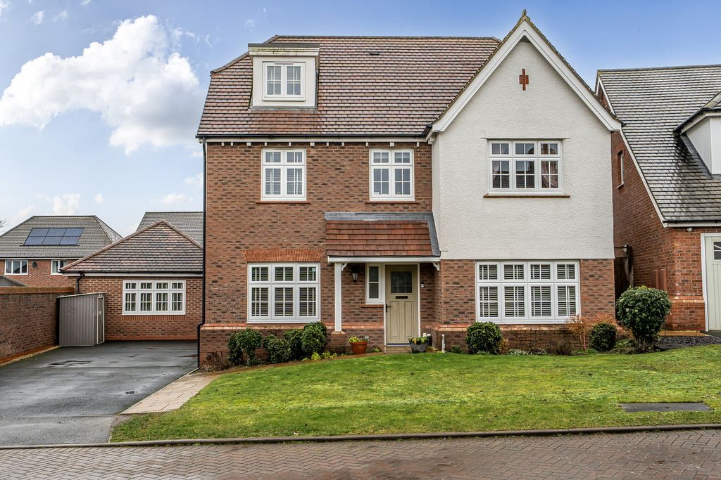 6 bed detached house for saleEngine Close, Bromsgrove B60