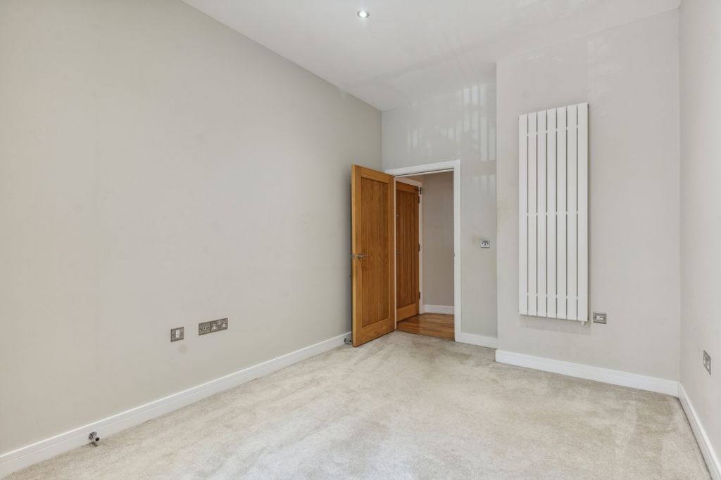 Additional image 12 of 2 bed flat for saleFurlong Road, Bourne End SL8