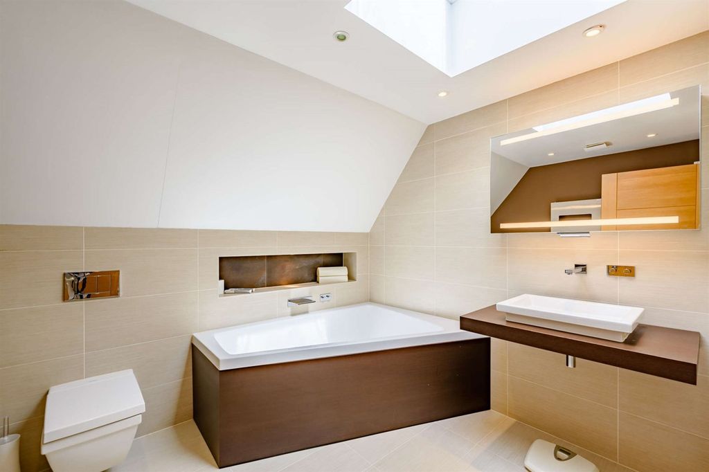 Additional image 13 of 5 bed detached house for salePark Lane, Hale WA15
