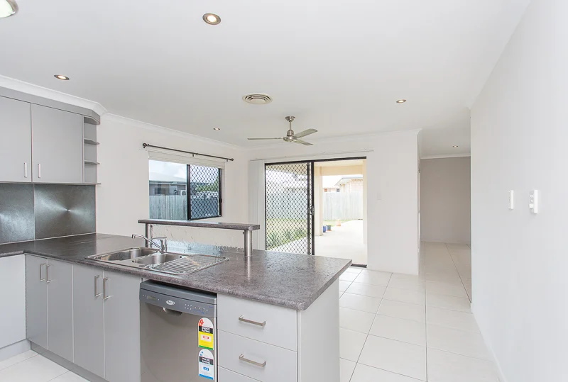 16 Raylene Street, Mount Pleasant QLD 4740 photo 4