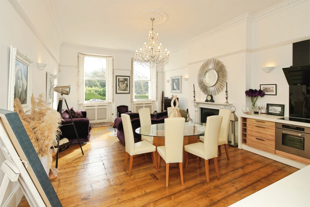 Additional image 2 of 3 bed flat for saleSussex Square, Brighton BN2